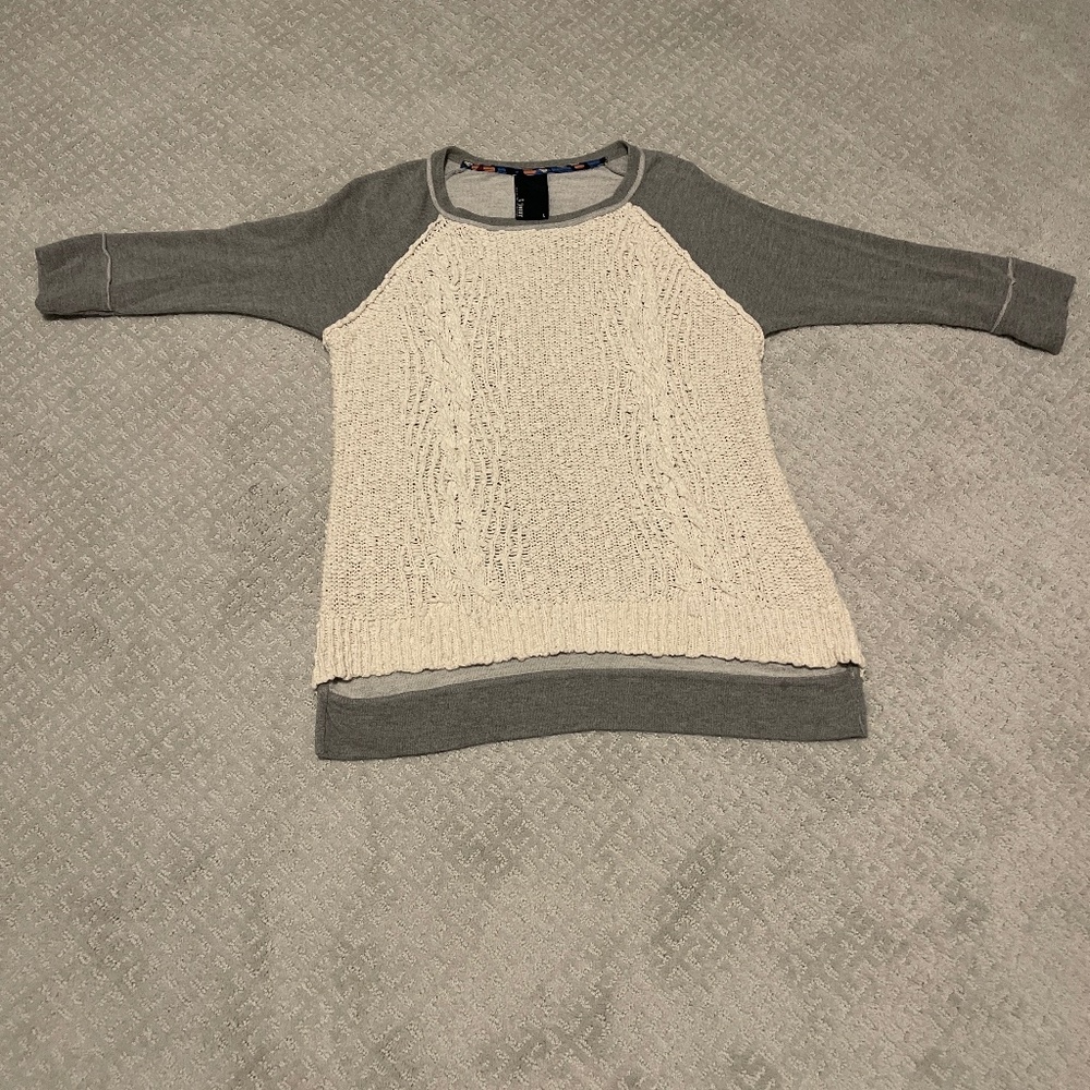 Sweatshirt